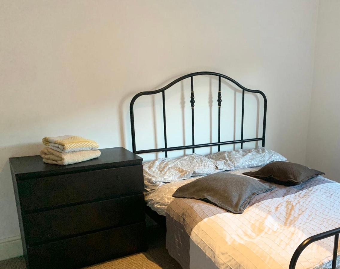 Beautiful Home, 3 Bedroom House Near Alton Towers, Wedgwood Museum, Universities Newcastle-under-Lyme Eksteriør bilde