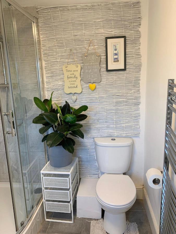 Beautiful Home, 3 Bedroom House Near Alton Towers, Wedgwood Museum, Universities Newcastle-under-Lyme Eksteriør bilde