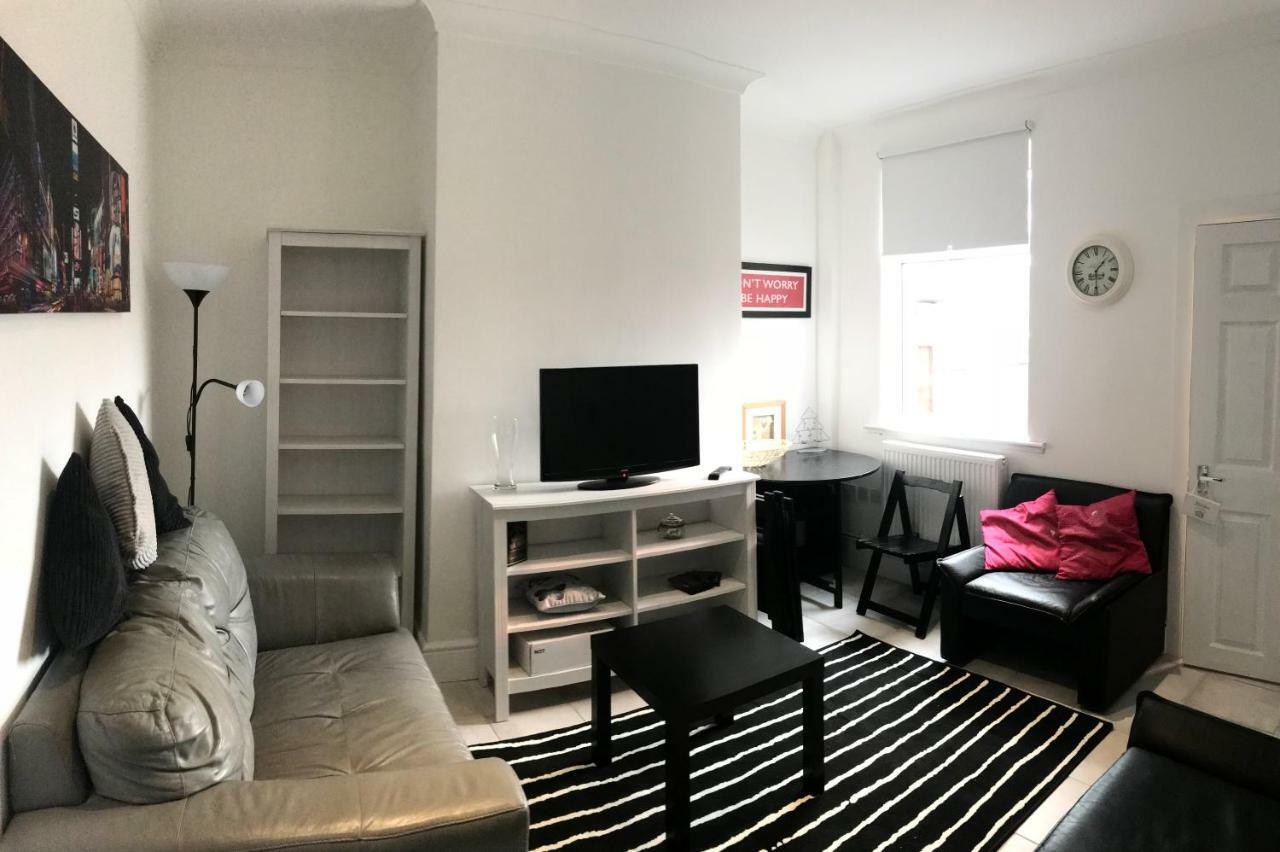 Beautiful Home, 3 Bedroom House Near Alton Towers, Wedgwood Museum, Universities Newcastle-under-Lyme Eksteriør bilde
