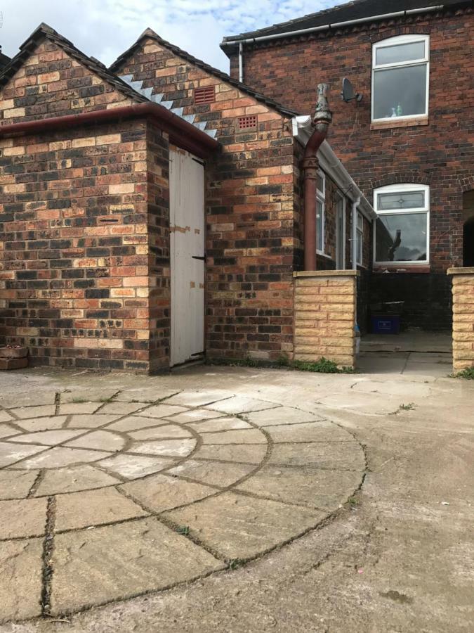 Beautiful Home, 3 Bedroom House Near Alton Towers, Wedgwood Museum, Universities Newcastle-under-Lyme Eksteriør bilde