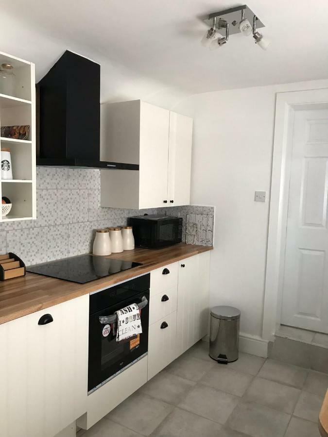 Beautiful Home, 3 Bedroom House Near Alton Towers, Wedgwood Museum, Universities Newcastle-under-Lyme Eksteriør bilde