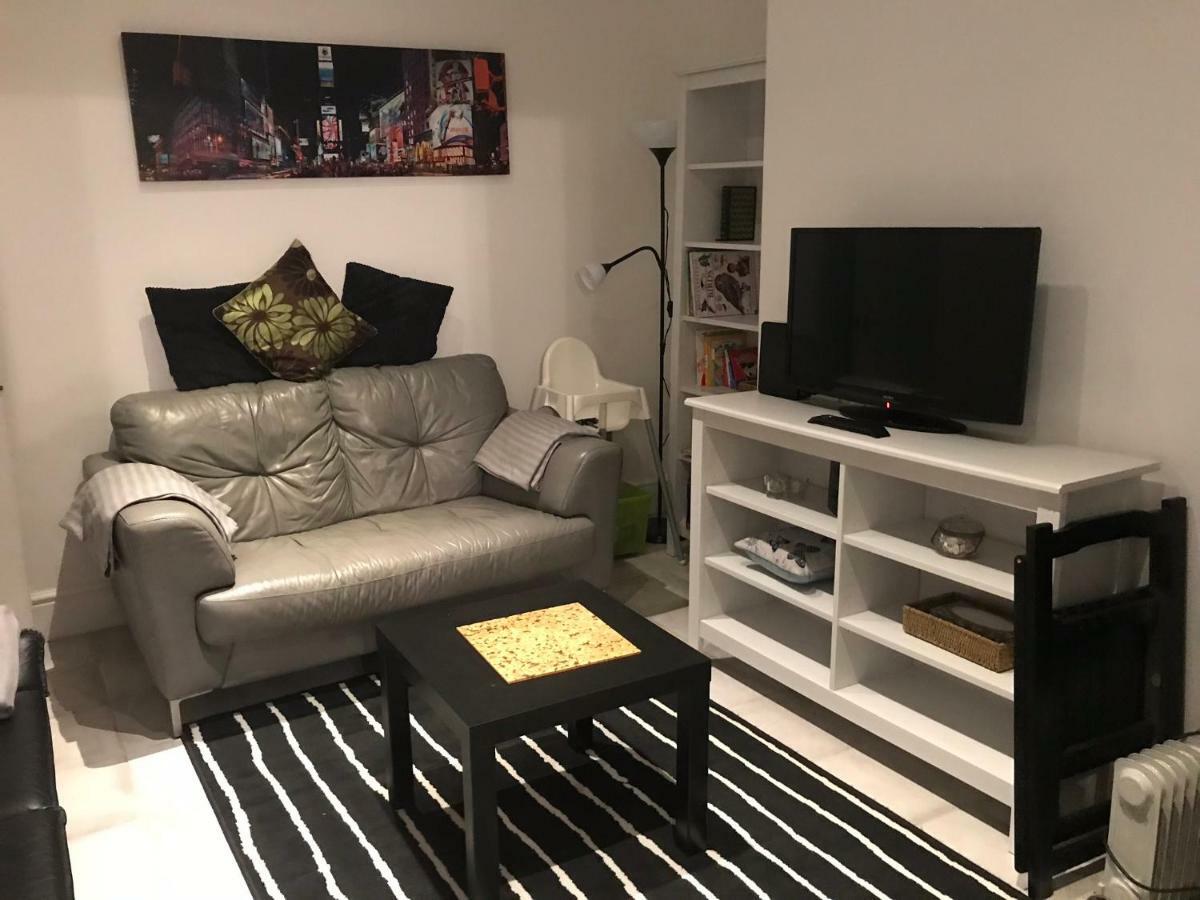 Beautiful Home, 3 Bedroom House Near Alton Towers, Wedgwood Museum, Universities Newcastle-under-Lyme Eksteriør bilde