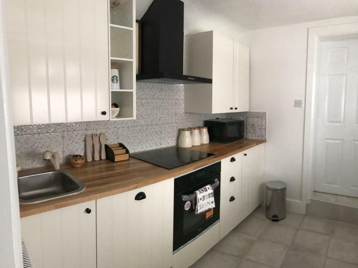 Beautiful Home, 3 Bedroom House Near Alton Towers, Wedgwood Museum, Universities Newcastle-under-Lyme Eksteriør bilde